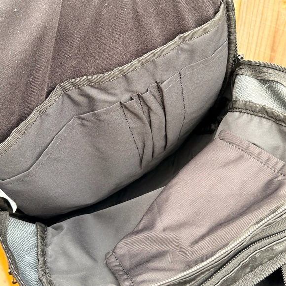 Nike Black Men's Backpack - Picture 8 of 8